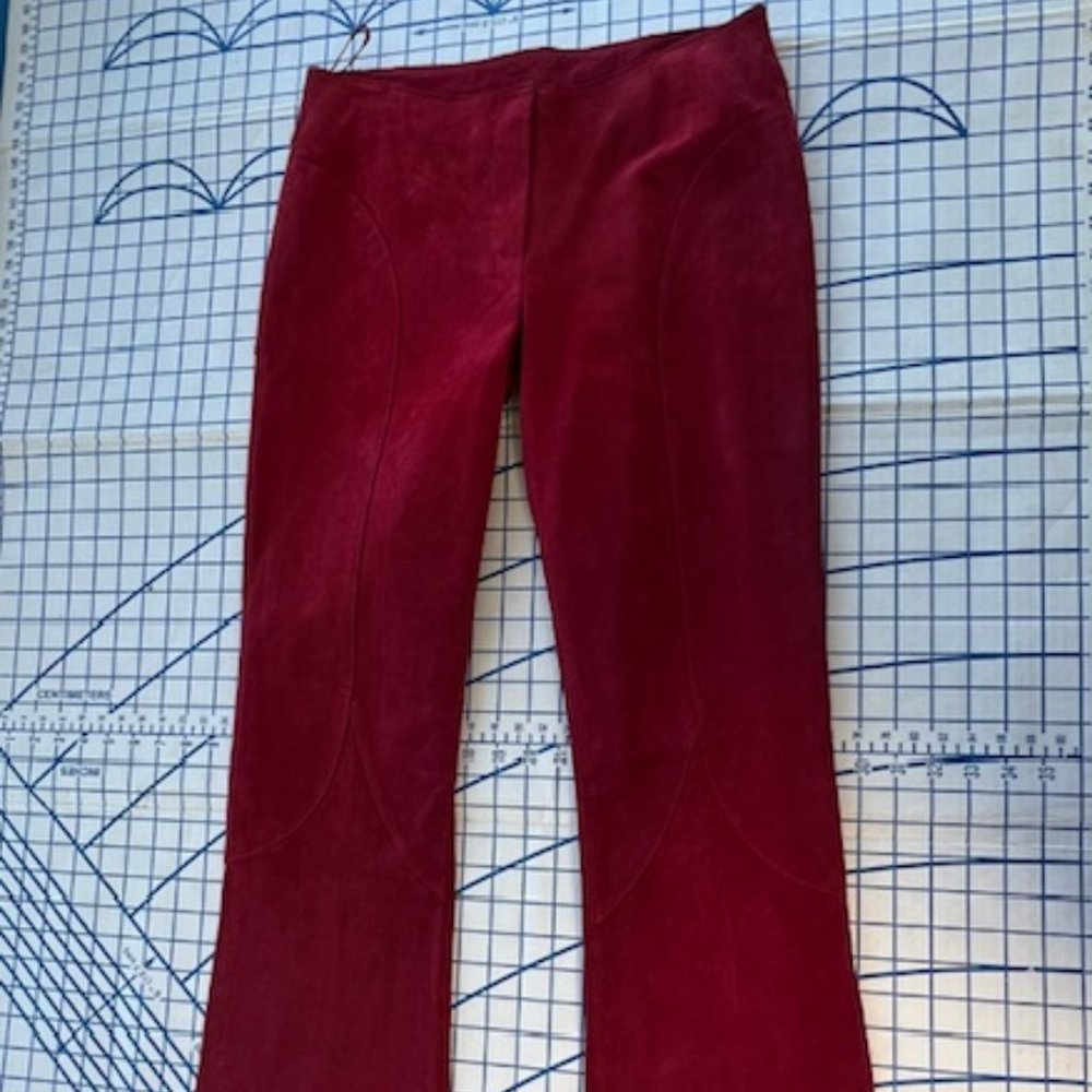 LUCID Gorgeous Red Suede Pants Straight Leg w/ Decorative Seams Women's Size 8